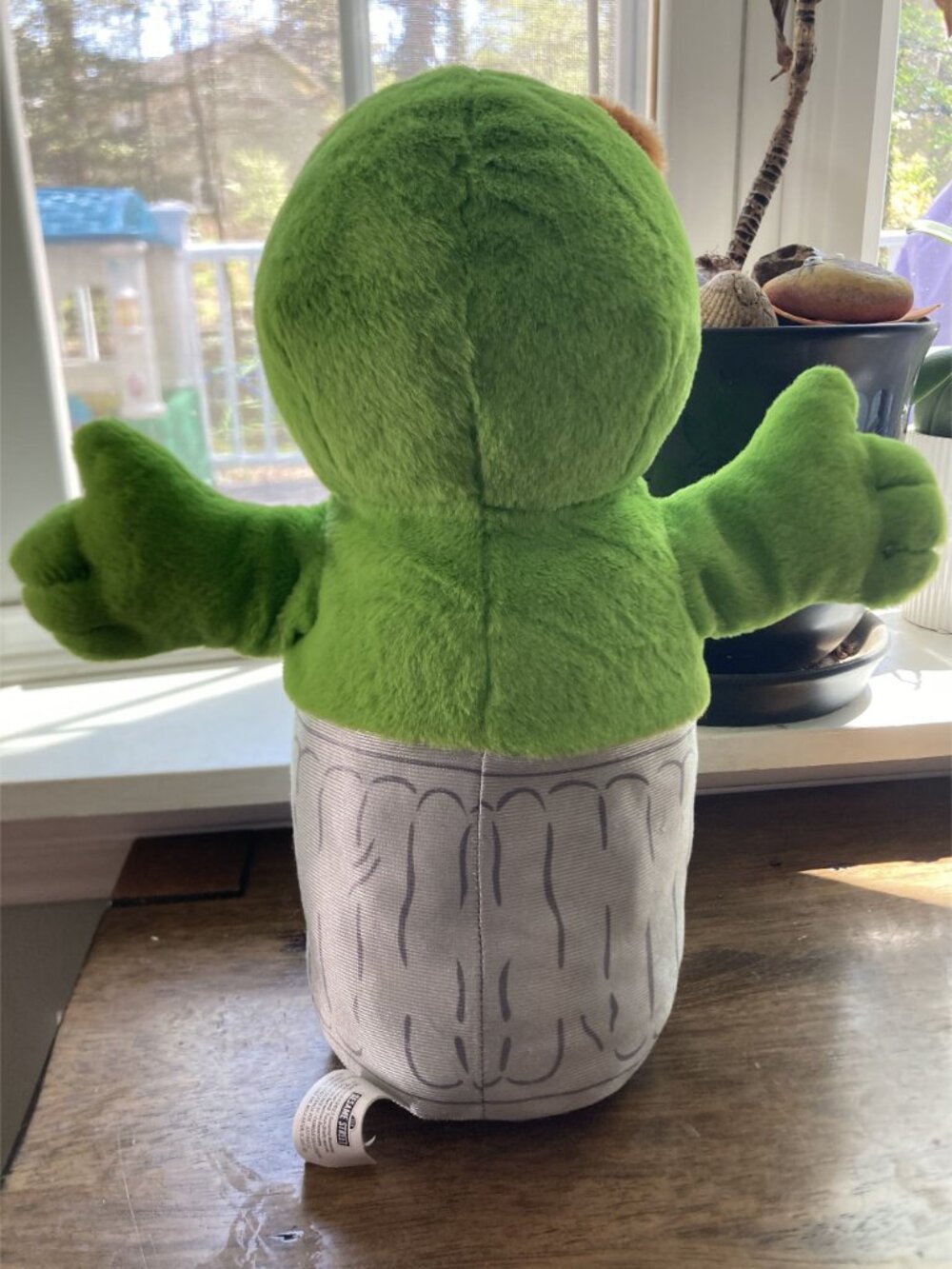 Sesame Street Oscar The Grouch Plush Toy In Trash Can 2023 Just Play - Picture 2 of 4